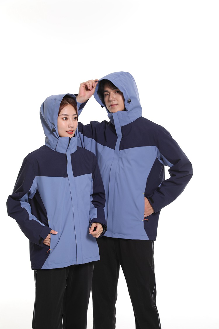 男女同款沖鋒衣模特展示 男女同款沖鋒衣模特展示