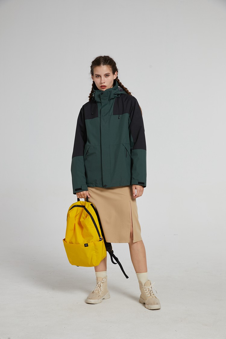 時尚沖鋒衣模特上身效果圖 時尚沖鋒衣模特上身效果圖